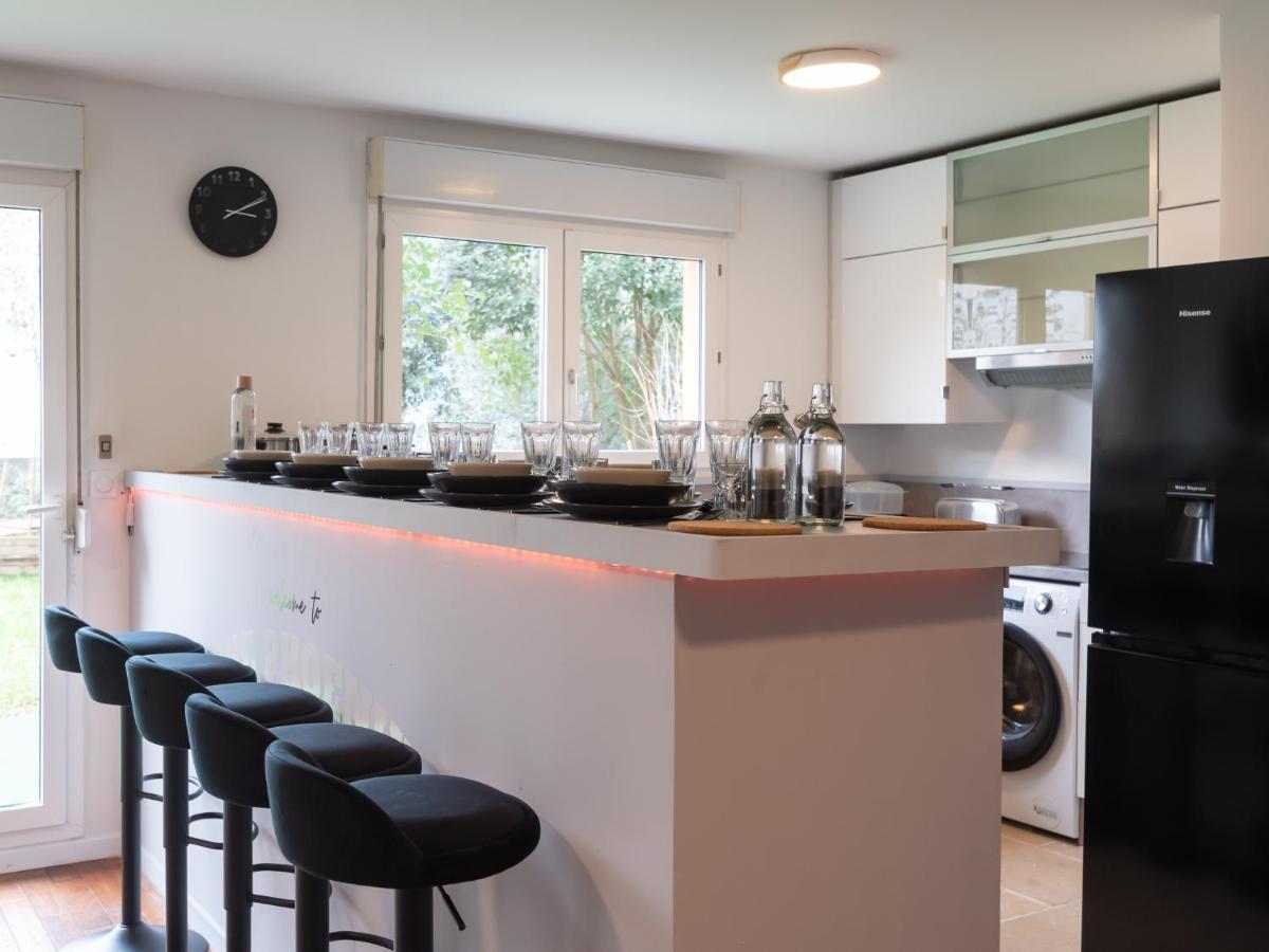 Apartament Le Phenix - Hypercentre 16 Personnes Garage Gratuit Wifi Jardin Barbecue Proche Parc Tete D'Or Villeurbanne Zewnętrze zdjęcie